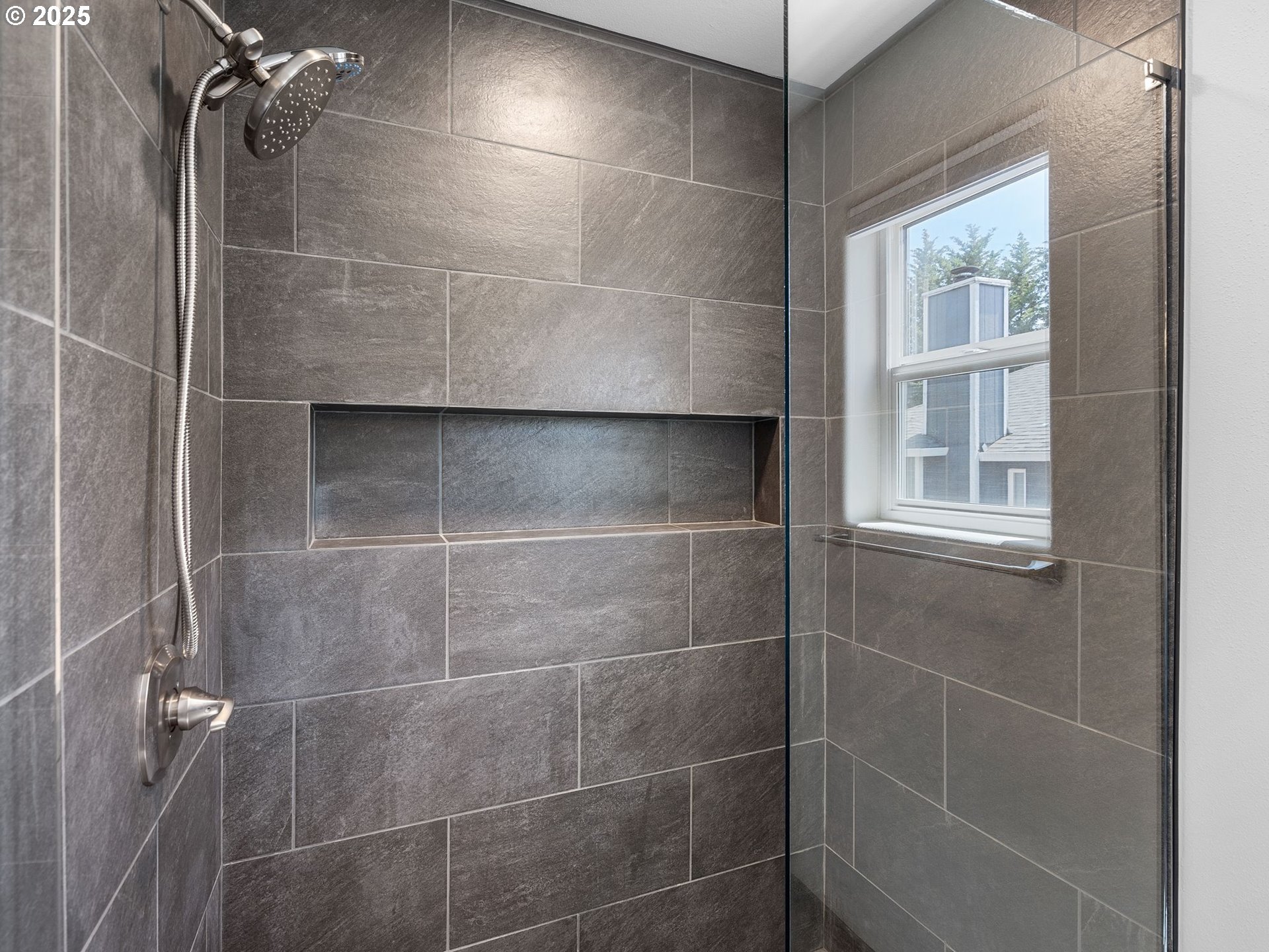 15618 Northwest Rondos Drive Portland, OR 97229 - Photo 26 of 41 Bathroom, Attached