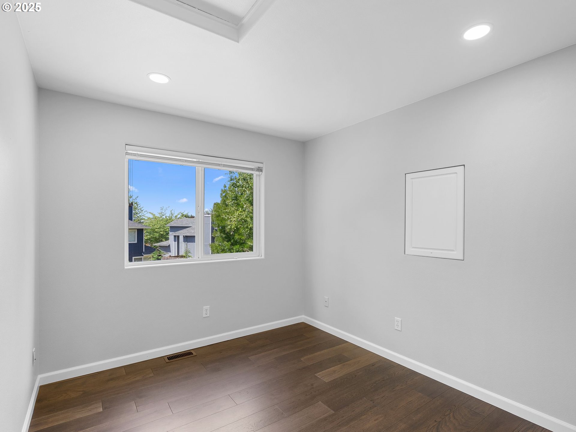 15618 Northwest Rondos Drive Portland, OR 97229 - Photo 27 of 41 Bedroom