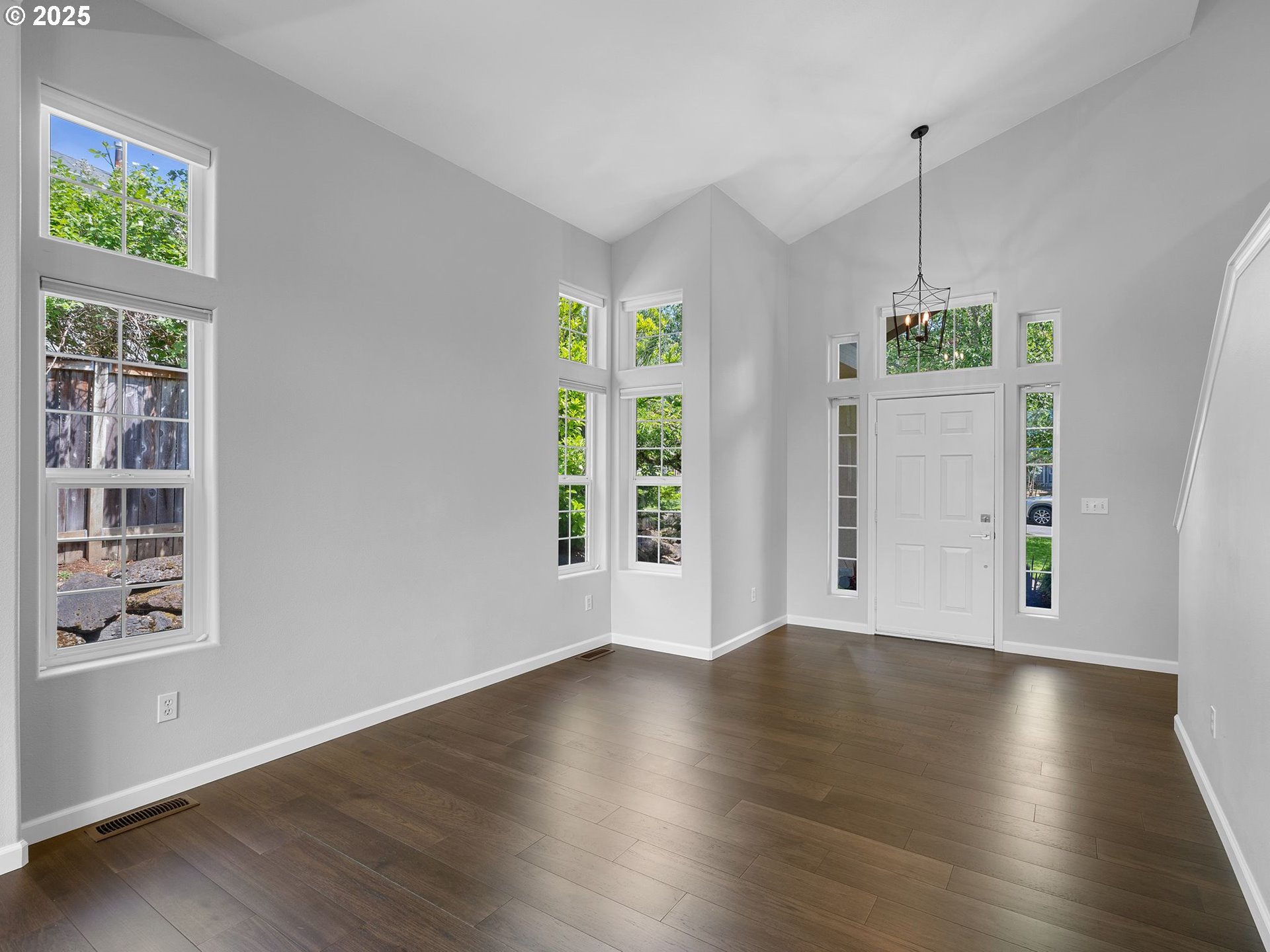 15618 Northwest Rondos Drive Portland, OR 97229 - Photo 5 of 41 Living Room