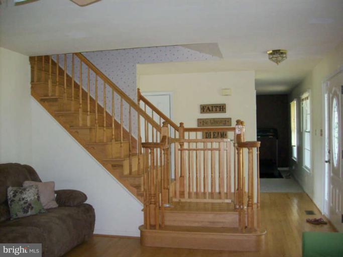 14445 Rock Point Road Newburg, MD 20664 - Photo 13 of 19 Interior (General)