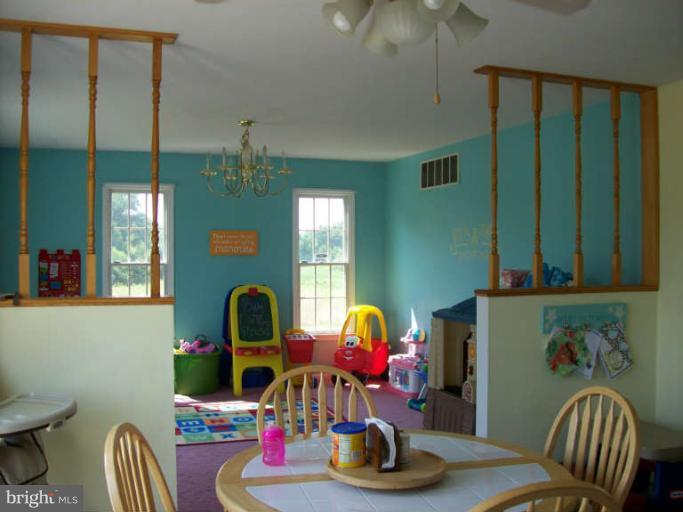 14445 Rock Point Road Newburg, MD 20664 - Photo 8 of 19 Interior (General)