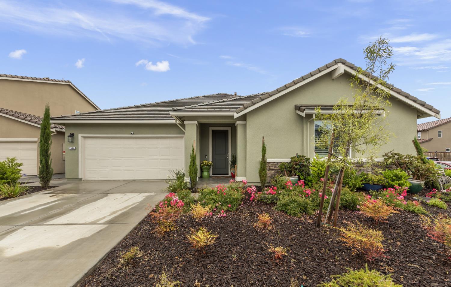 3380 Nightfall Drive Manteca, CA 95337 - Photo 3 of 43