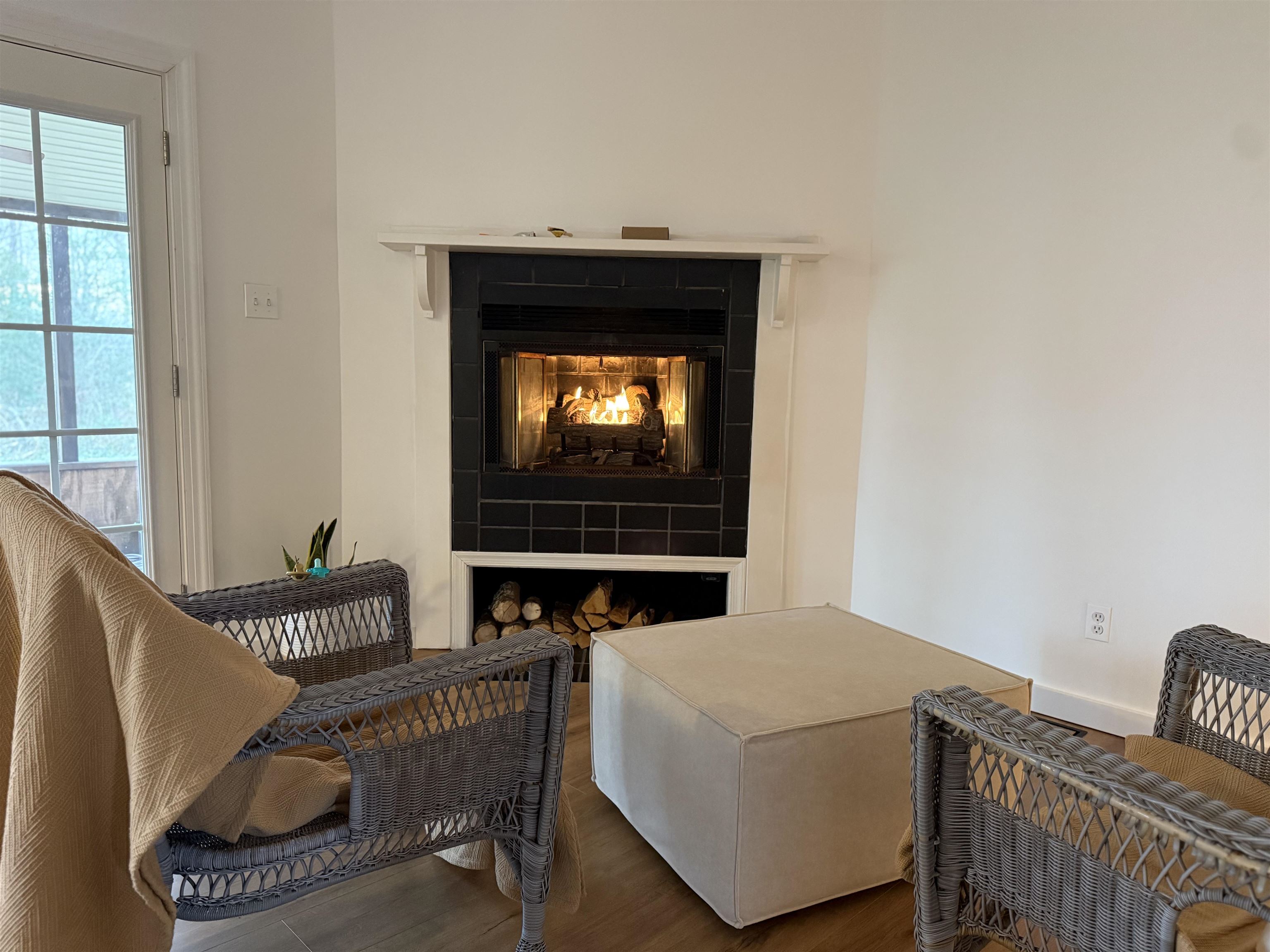 510 Portsmouth Road Cape May, NJ 08204 - Photo 3 of 41 a bedroom with furniture and a window
