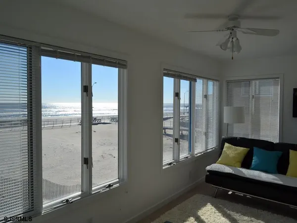 $90,000 | 110 South Richards Avenue, Ventnor City, NJ 08406