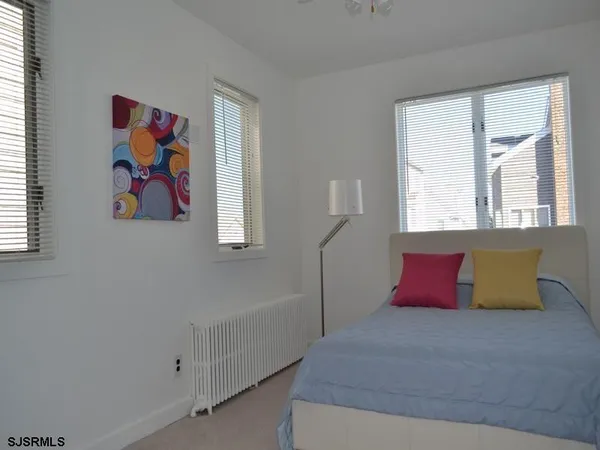 $90,000 | 110 South Richards Avenue, Ventnor City, NJ 08406