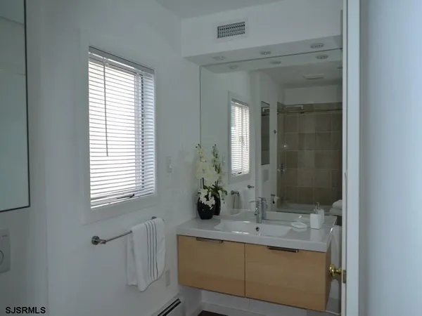 $90,000 | 110 South Richards Avenue, Ventnor City, NJ 08406