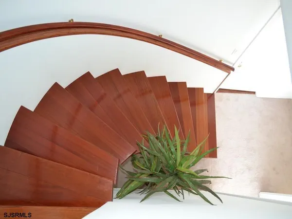 $90,000 | 110 South Richards Avenue, Ventnor City, NJ 08406