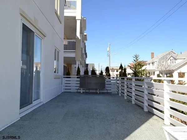 $90,000 | 110 South Richards Avenue, Ventnor City, NJ 08406
