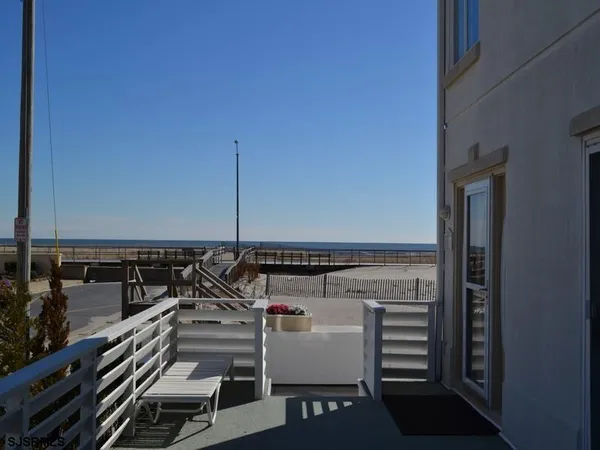 $90,000 | 110 South Richards Avenue, Ventnor City, NJ 08406