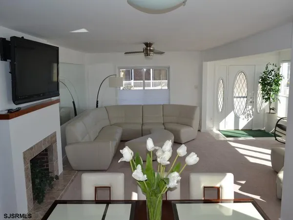 $90,000 | 110 South Richards Avenue, Ventnor City, NJ 08406