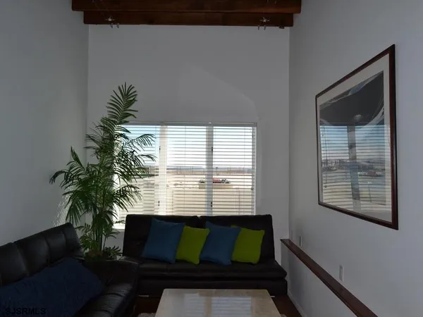 $90,000 | 110 South Richards Avenue, Ventnor City, NJ 08406