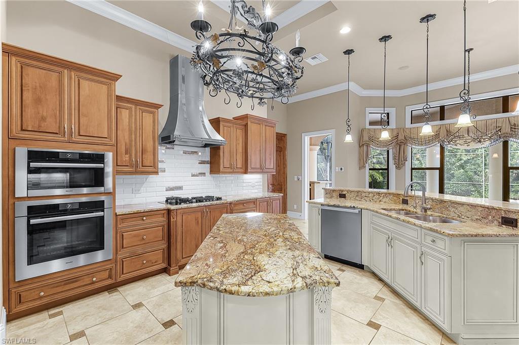 1733 Supreme Court Naples, FL 34110 - Photo 15 of 30