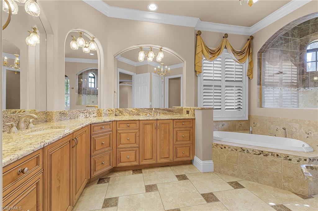 1733 Supreme Court Naples, FL 34110 - Photo 10 of 30