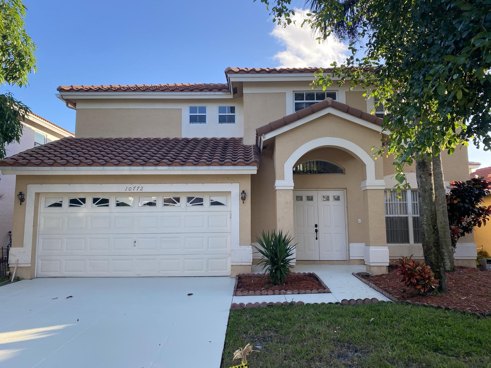 10772 CLT Front