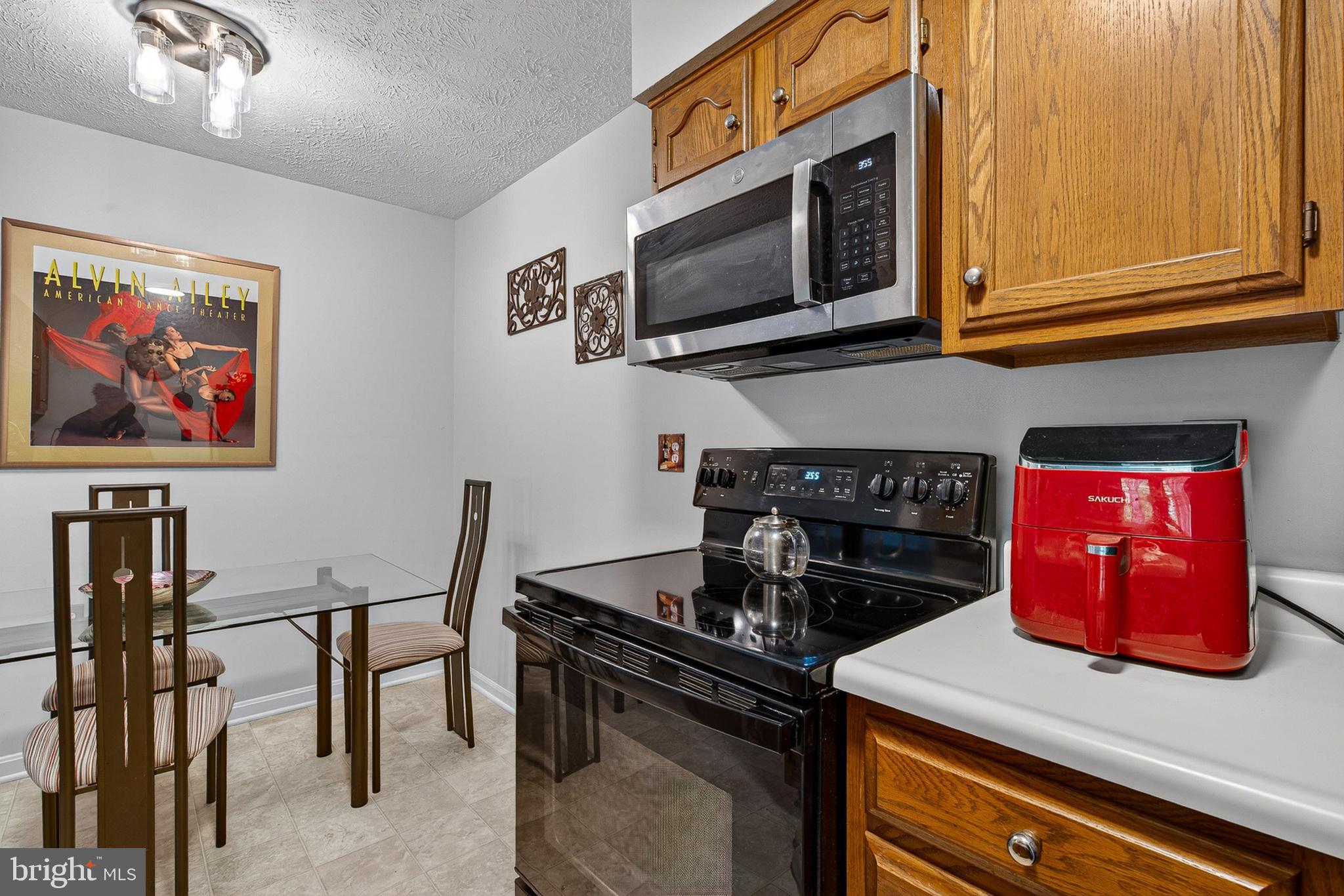 6415 Greenfield Road, Unit 1303 Elkridge, MD 21075 - Photo 10 of 25 Kitchen