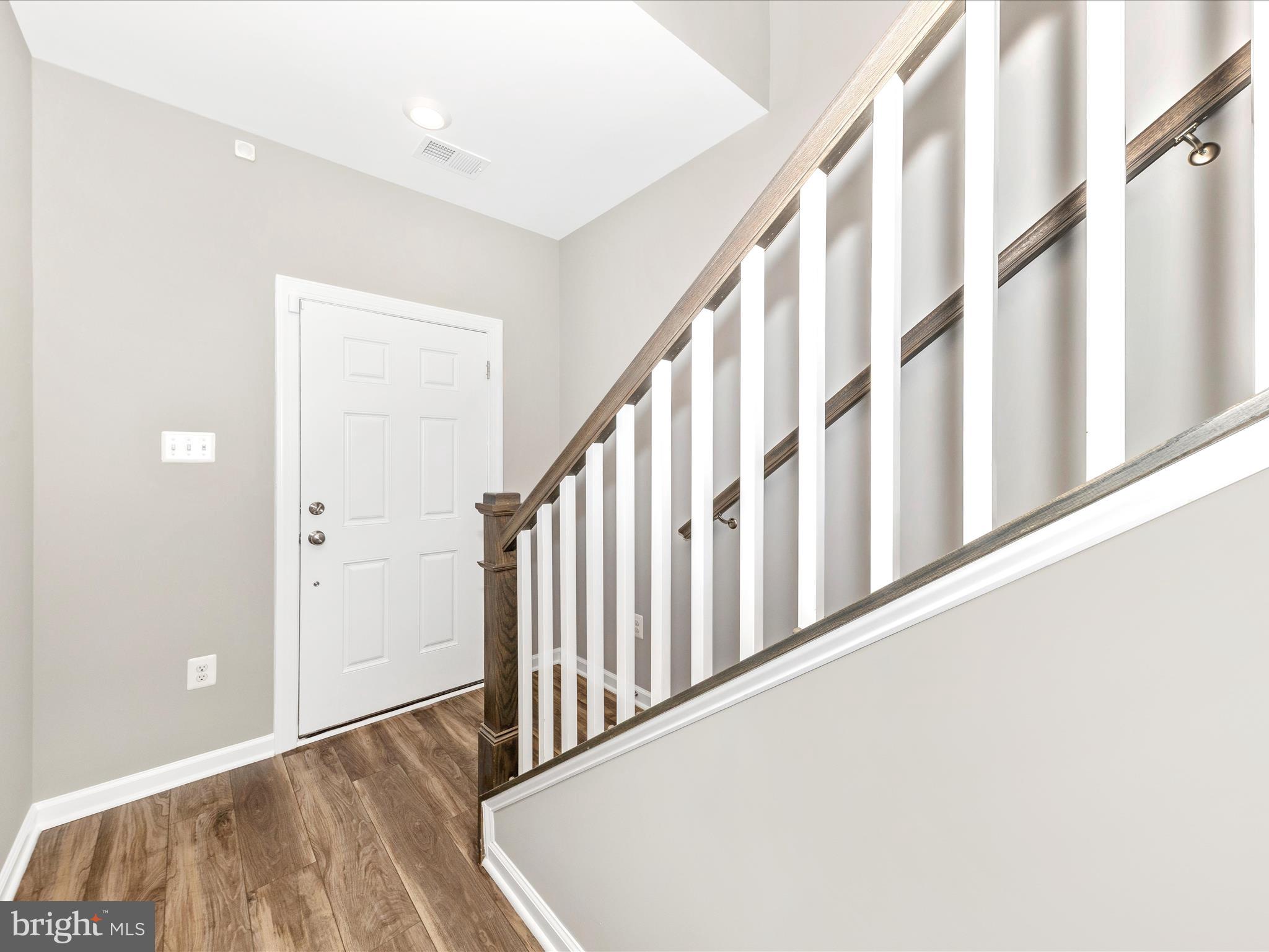 117 Flower Center Lane Gaithersburg, MD 20878 - Photo 2 of 53 Foyer