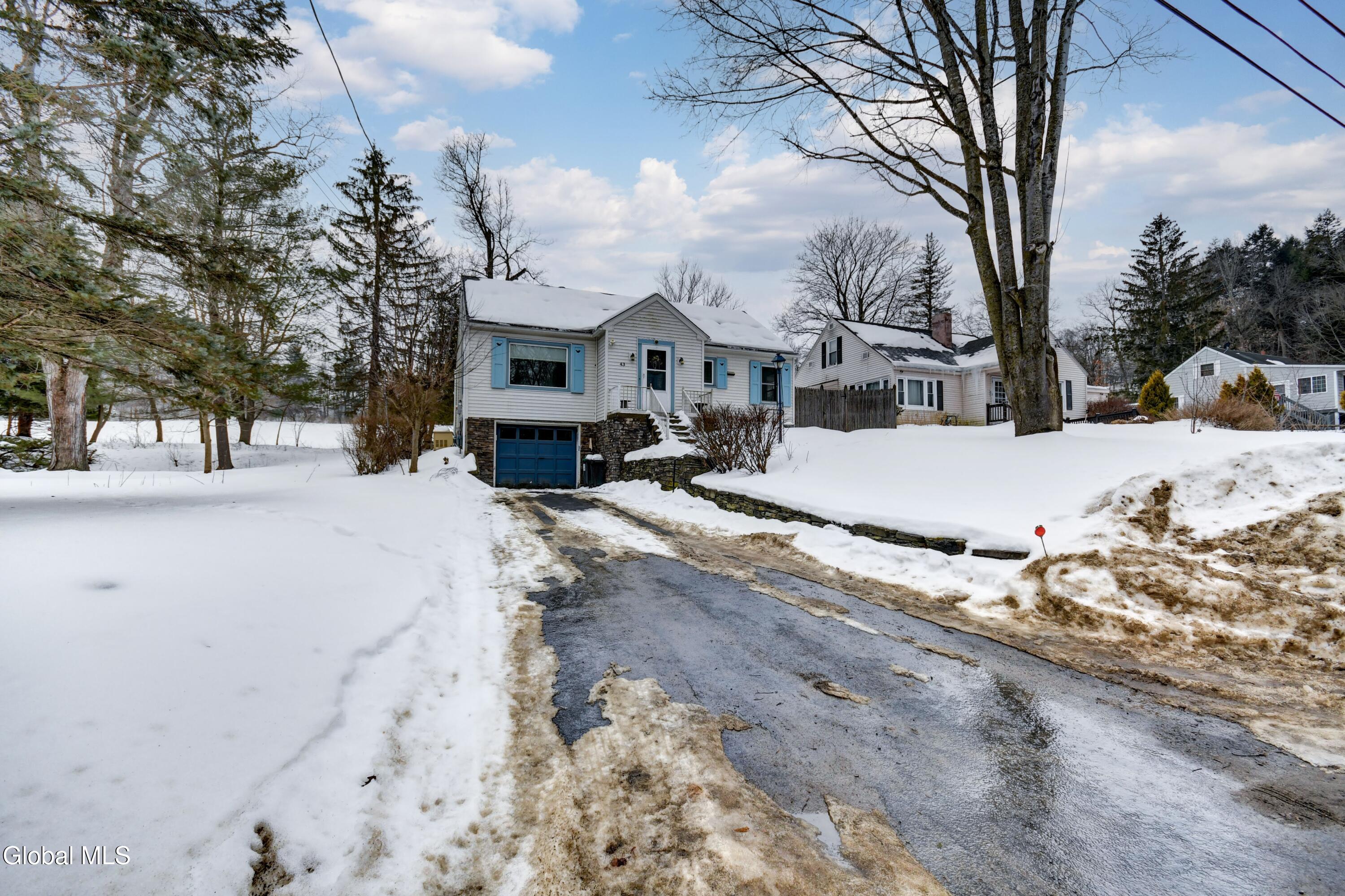 43 Ridge Road Canajoharie, NY 13317 - Photo 2 of 32 43 Ridge Rd-2