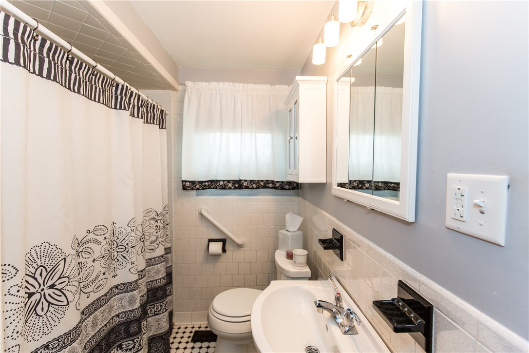 54 Hanover Street Warwick, RI 02886 - Photo 12 of 37 Gallery Image 12