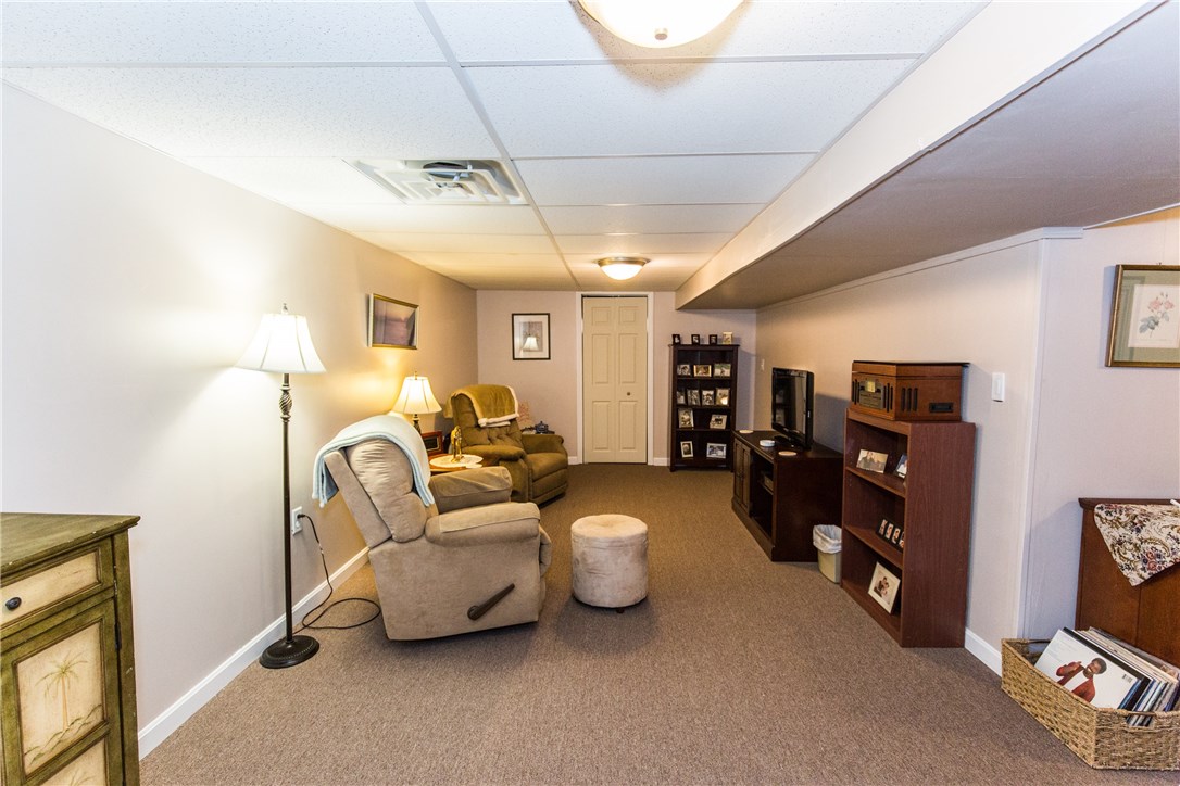 54 Hanover Street Warwick, RI 02886 - Photo 23 of 37 Gallery Image 23