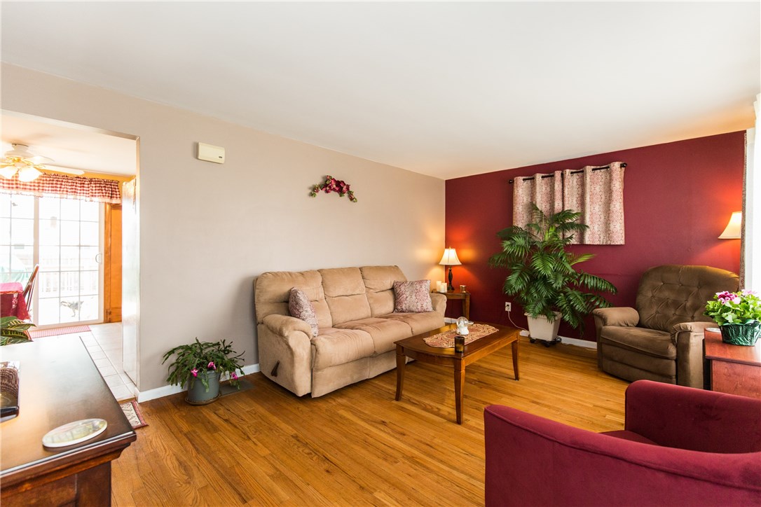 54 Hanover Street Warwick, RI 02886 - Photo 3 of 37 Gallery Image 3