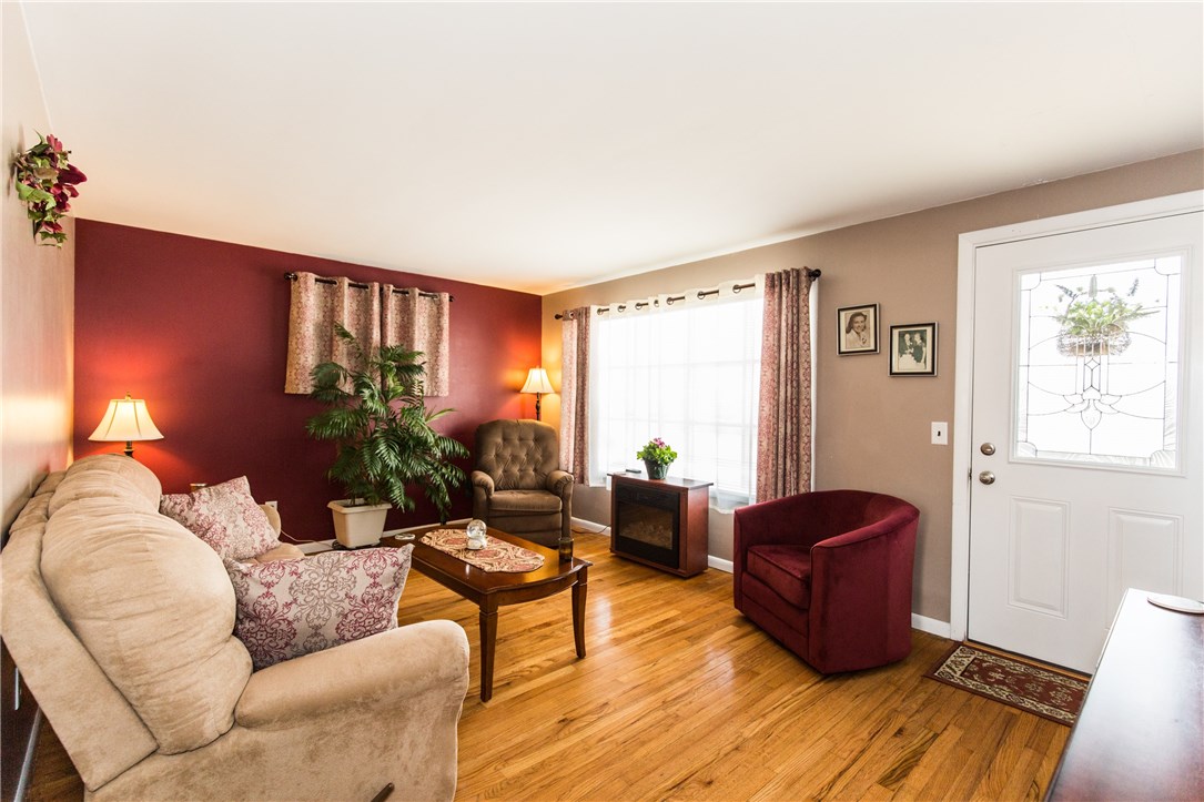 54 Hanover Street Warwick, RI 02886 - Photo 4 of 37 Gallery Image 4