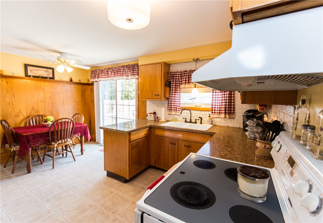 54 Hanover Street Warwick, RI 02886 - Photo 6 of 37 Gallery Image 6