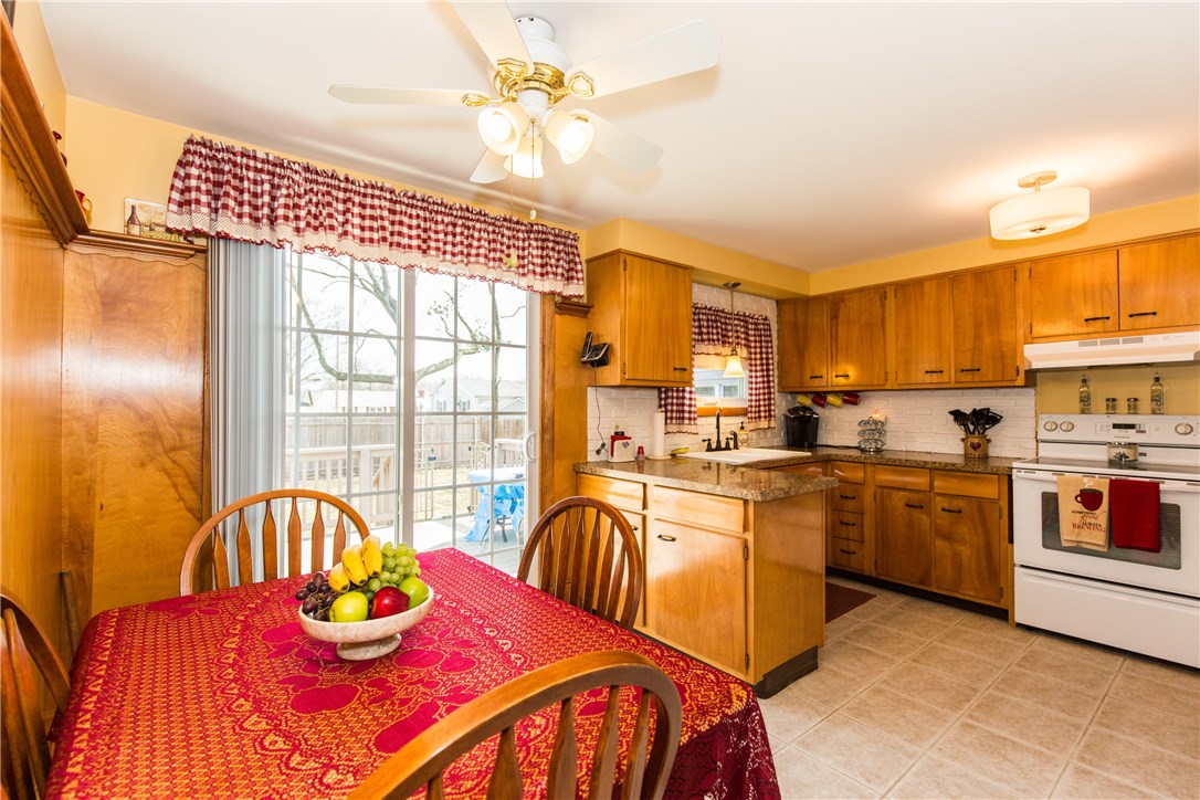 54 Hanover Street Warwick, RI 02886 - Photo 8 of 37 Gallery Image 8