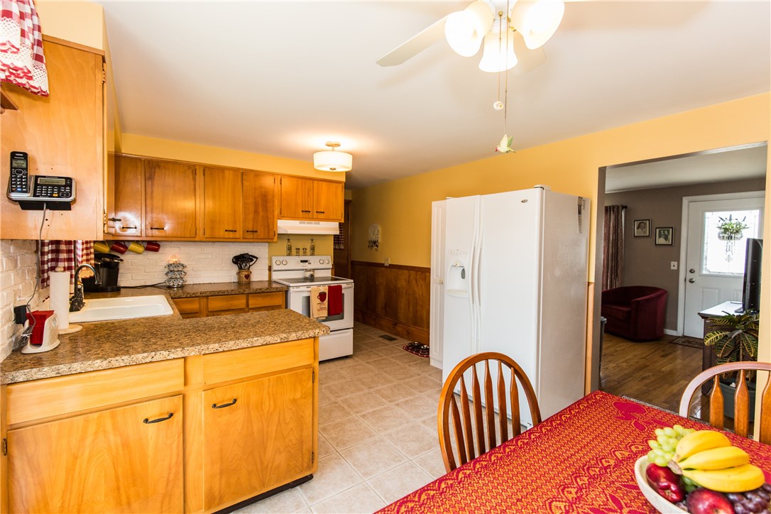 54 Hanover Street Warwick, RI 02886 - Photo 10 of 37 Gallery Image 10