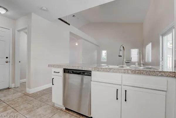 $2,150 | 26 Fantasia Lane, Henderson, NV 89074