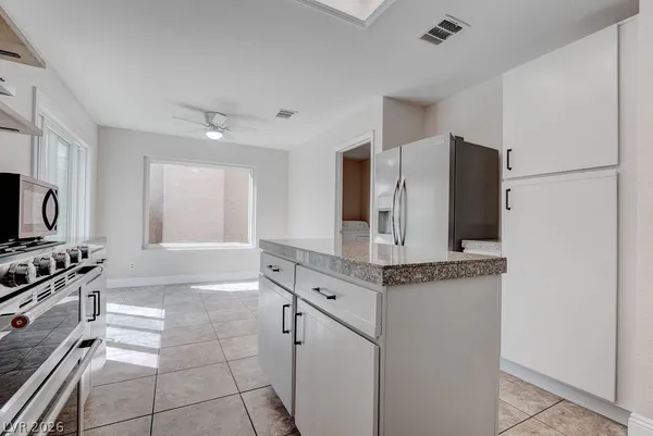 $2,150 | 26 Fantasia Lane, Henderson, NV 89074