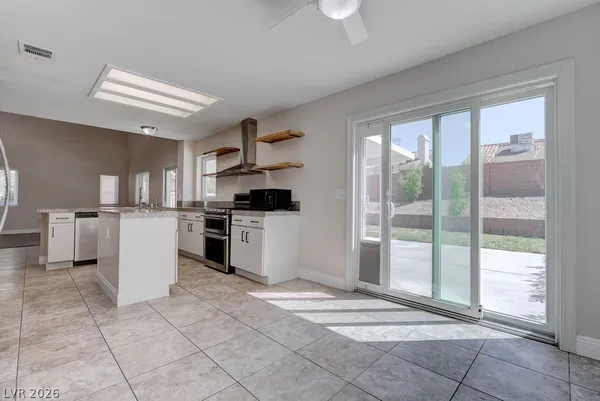 $2,150 | 26 Fantasia Lane, Henderson, NV 89074