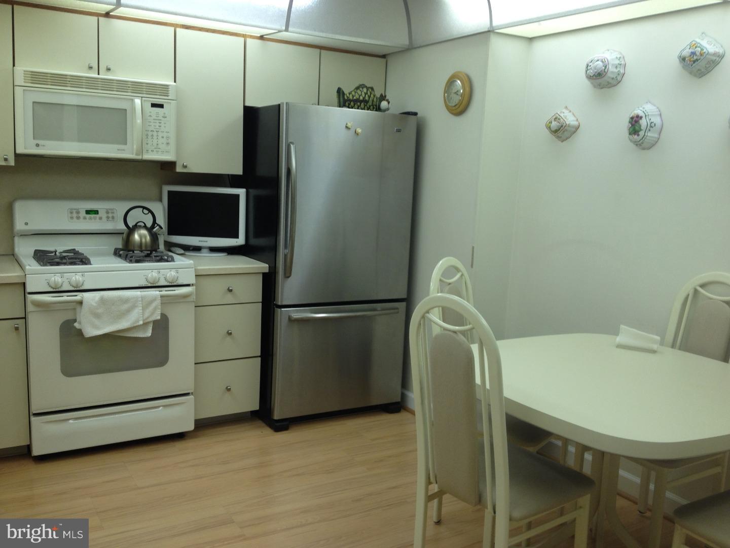 2101 Welsh Road, Unit 8 Philadelphia, PA 19115 - Photo 3 of 10 Kitchen