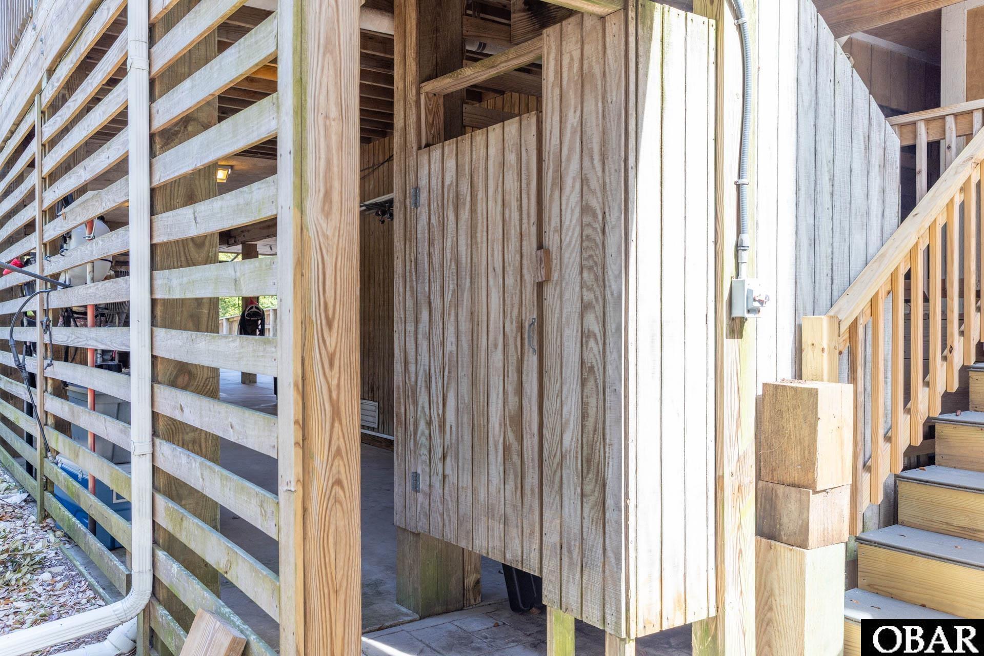 113 Sir Walter Raleigh Drive Kill Devil Hills, NC 27948 - Photo 26 of 43 Outdoor shower