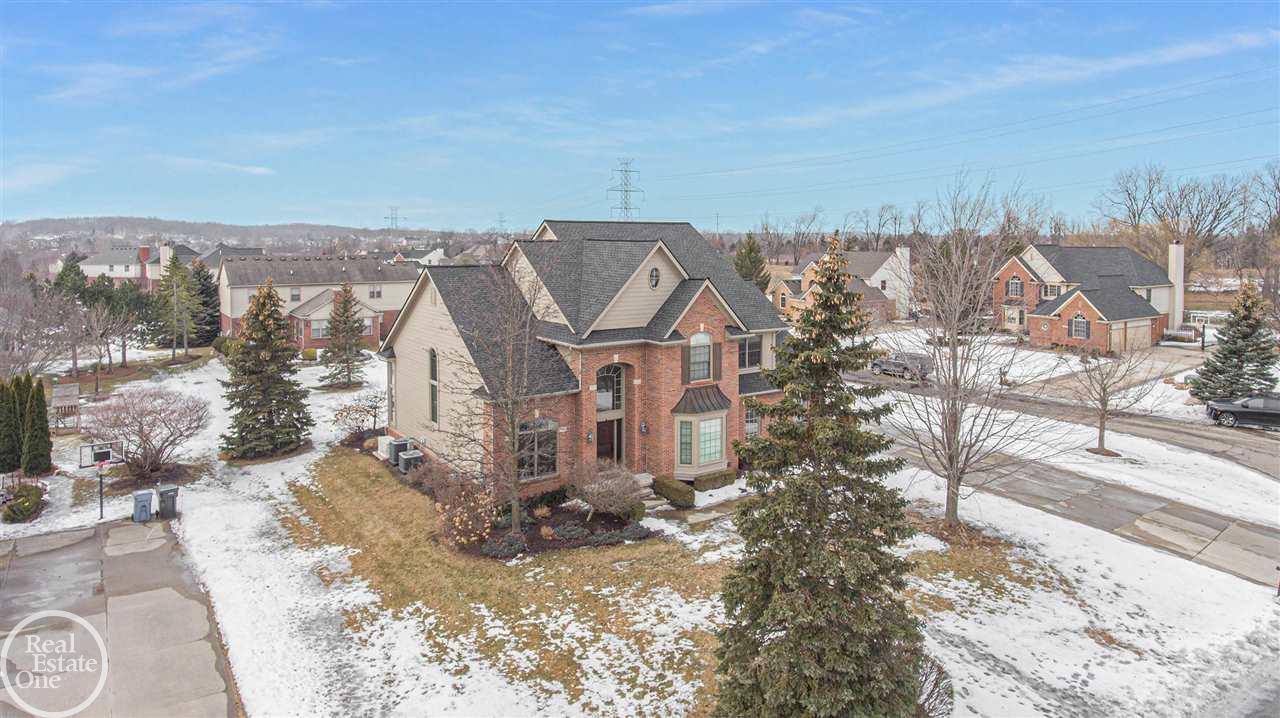 3579 Inverness Drive Rochester, MI 48306 - Photo 42 of 45 50066288-41.JPG