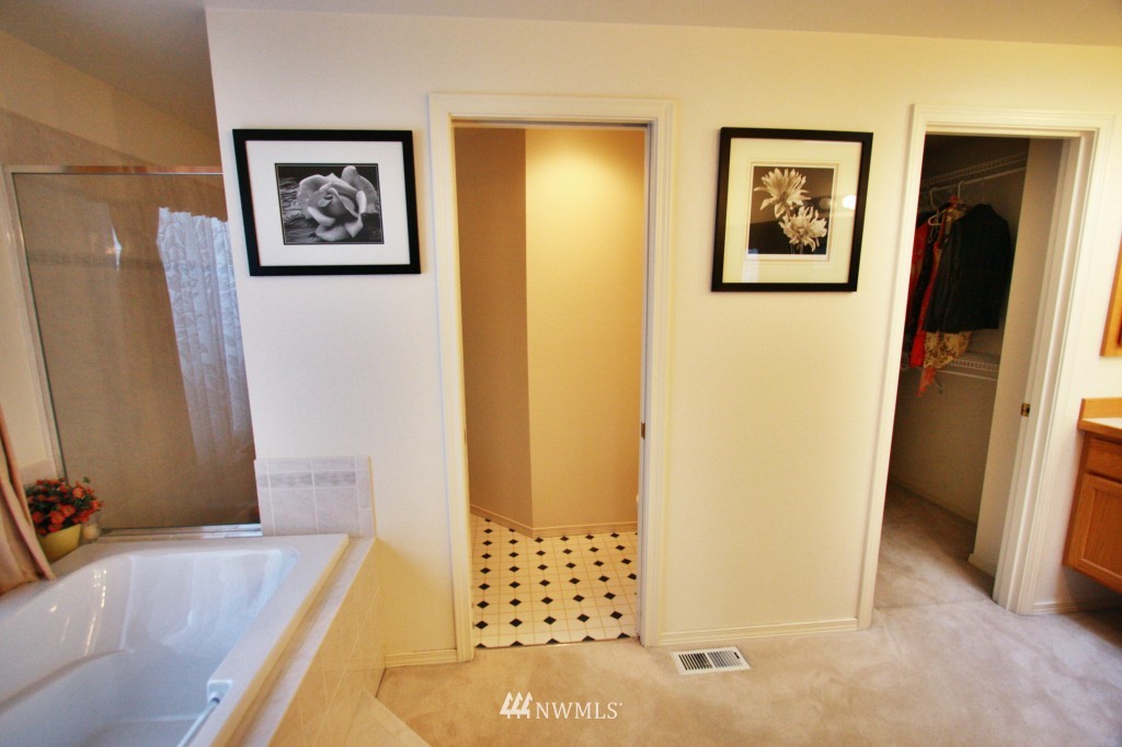 1914 Northeast 23rd Street Renton, WA 98056 - Photo 12 of 15 Gallery Image 12