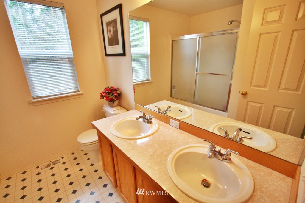 1914 Northeast 23rd Street Renton, WA 98056 - Photo 13 of 15 Gallery Image 13
