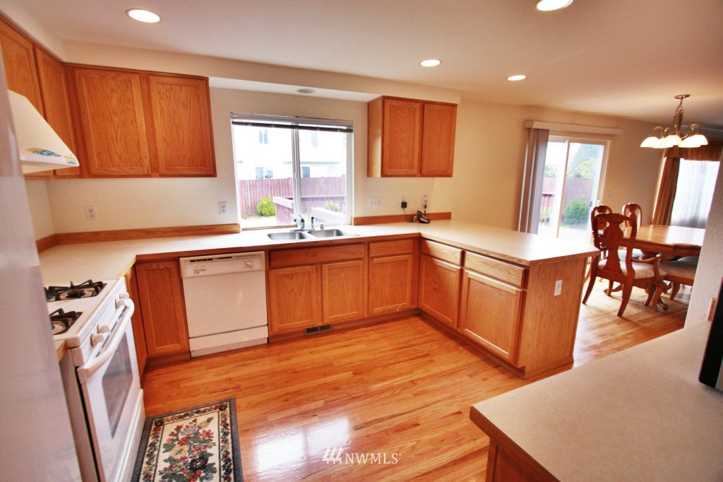 1914 Northeast 23rd Street Renton, WA 98056 - Photo 5 of 15 Gallery Image 5