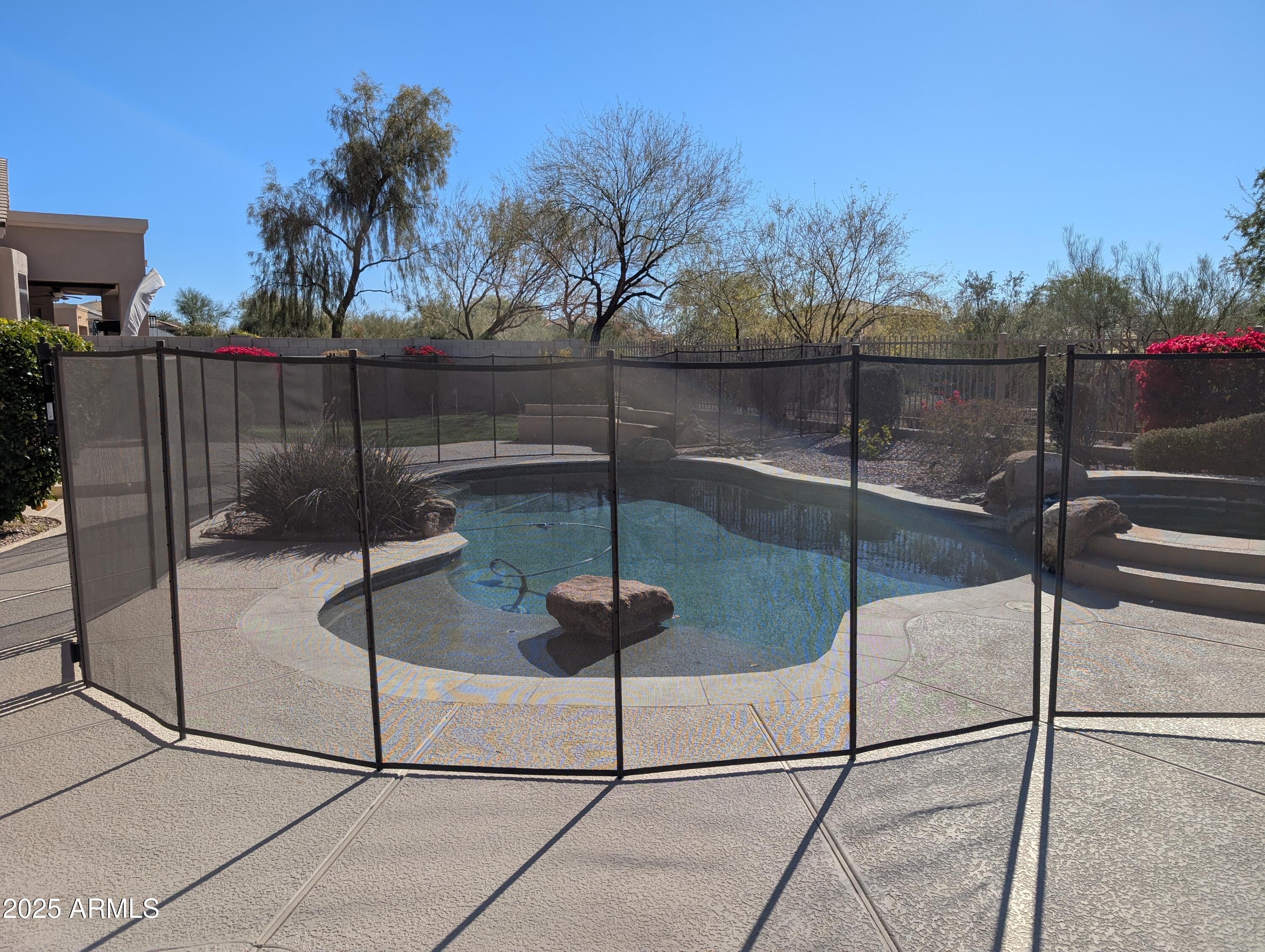 POOL PROTECTION w/PORTABLE FENC
