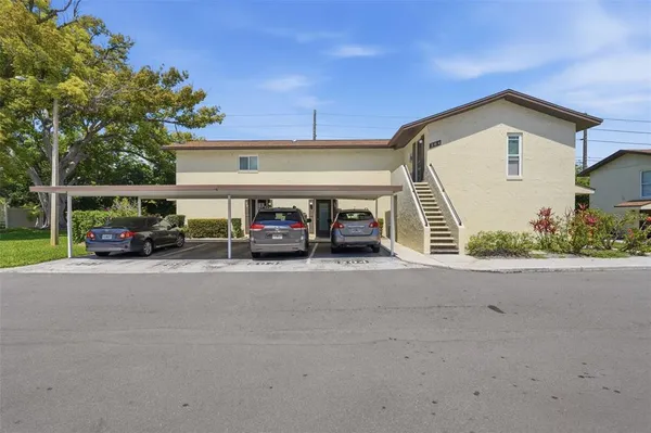 a car parked in front of a building