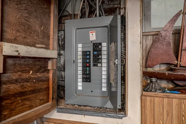 a view of a entryway door of the house