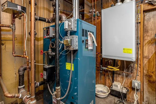 a view of walk in closet