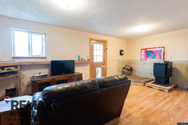 $290,000 | 48 Lakeview Drive, Douglas, WY 82633