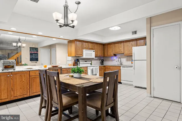 $299,999 | 2201 Aspen Circle, Springfield, PA 19064