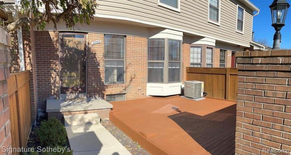 22262 Pondview, Unit 19 Novi, MI 48375 - Photo 3 of 29