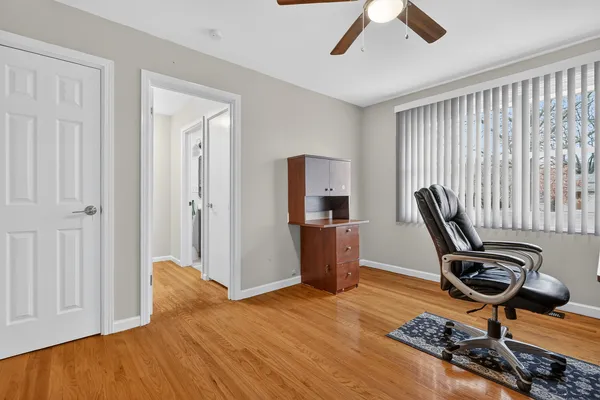 $499,900 | 203 South See-Gwun Avenue, Mount Prospect, IL 60056