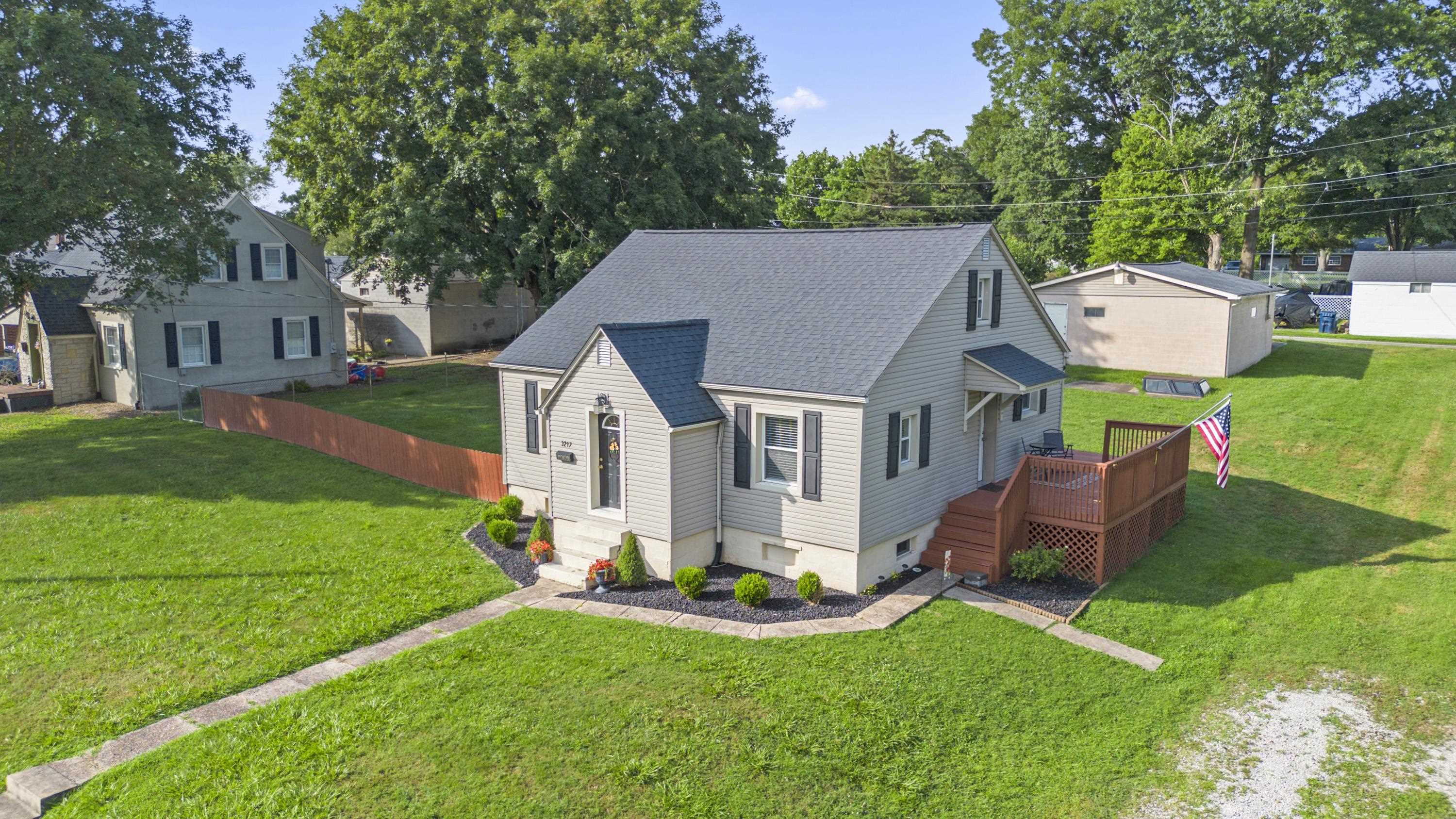 3217 Devore Street Ashland, KY 41102 - Photo 1 of 24
