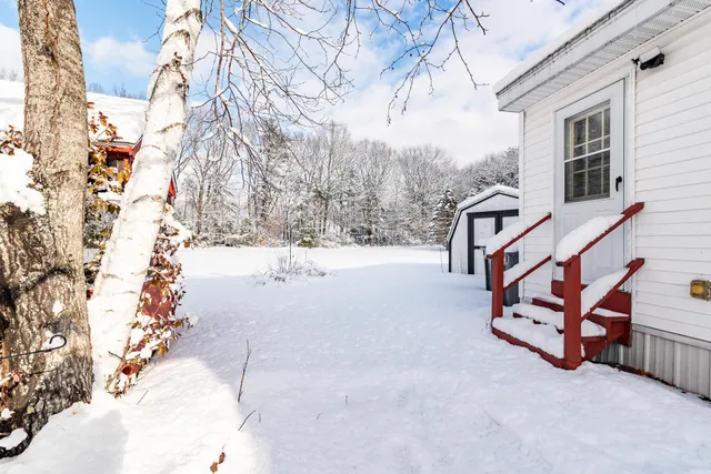 $359,900 | 69 Magnolia Lane, Greenland, NH 03840