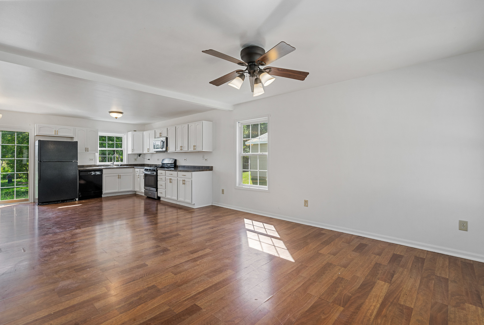 412 Bruce Road Lockport, IL 60441 - Photo 8 of 37 Gallery Image 8