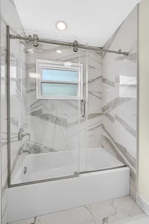 $1,760,000 | 602 Glenshire Road, Glenview, IL 60025