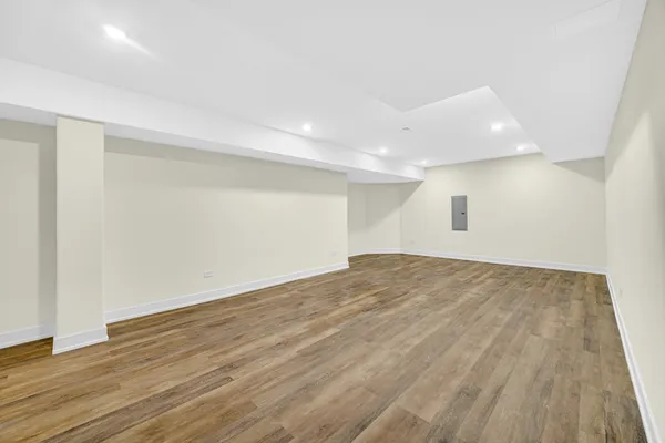 $1,760,000 | 602 Glenshire Road, Glenview, IL 60025